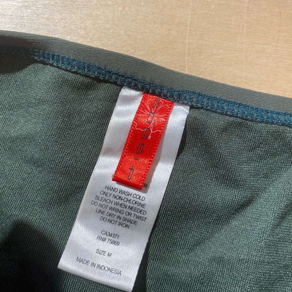 Gossip Women's Green Bikini Bottom Size Medium (BP) - Picture 8 of 11